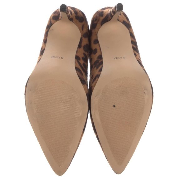 ON-TREND Designer Neiman Marcus Suede Animal Print Pumps. Perfect for many uses! - Picture 4 of 5